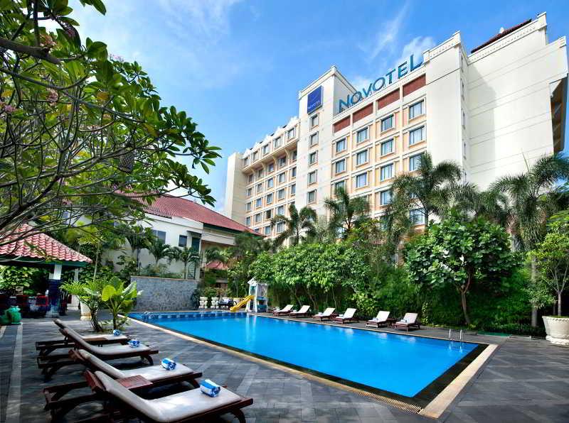โรงแรมโนโวเทล โซโล Surakarta  ภายนอก รูปภาพ
