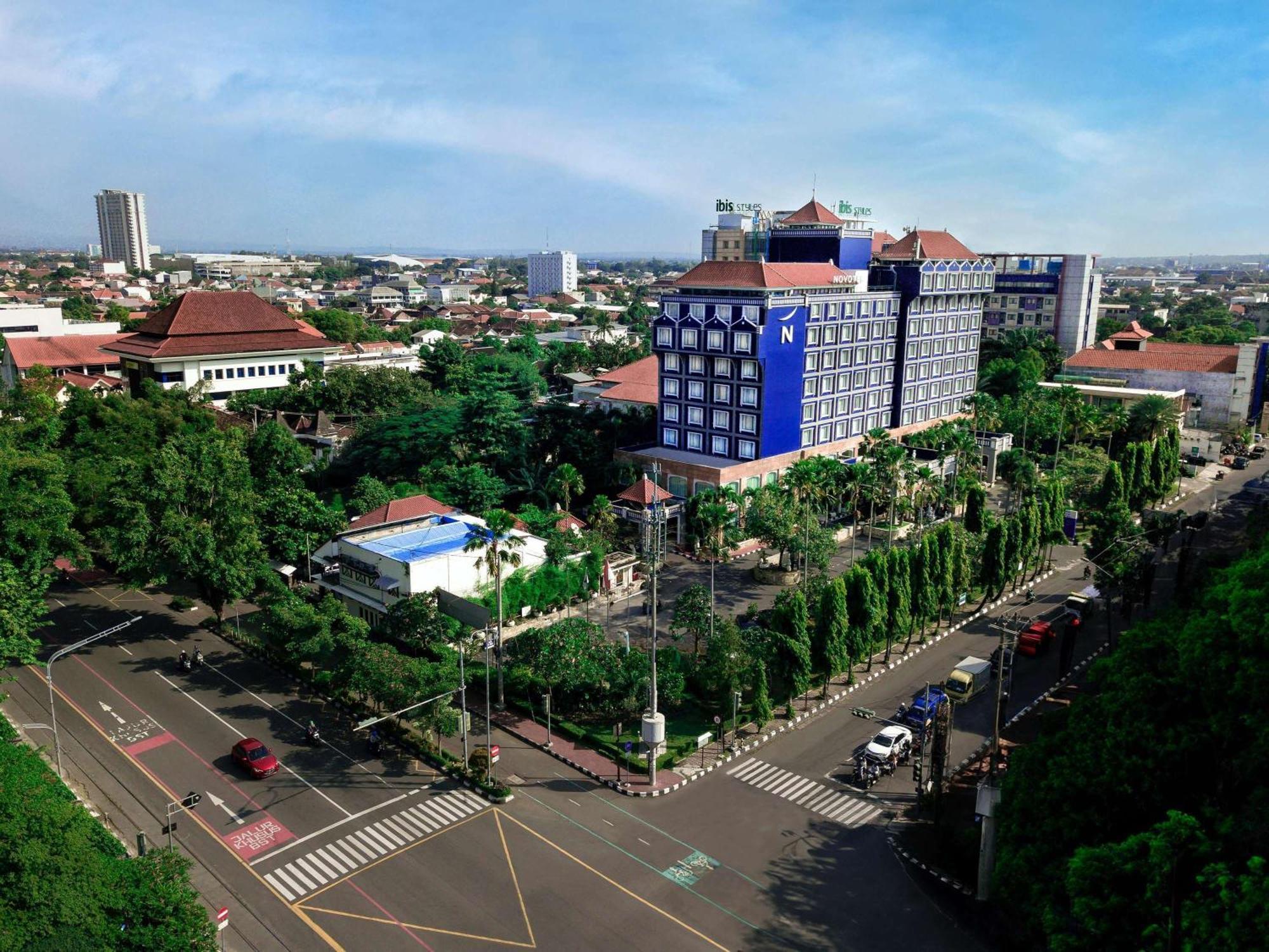 โรงแรมโนโวเทล โซโล Surakarta  ภายนอก รูปภาพ