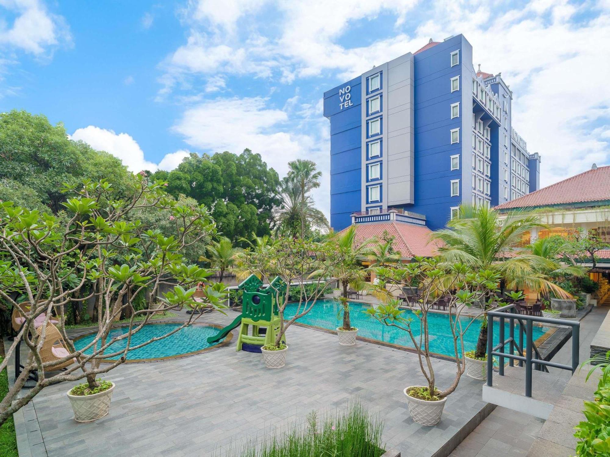 โรงแรมโนโวเทล โซโล Surakarta  ภายนอก รูปภาพ